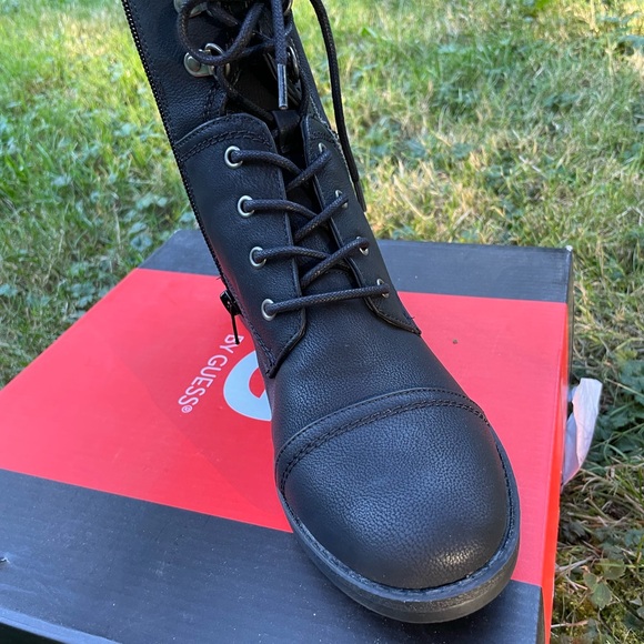 New in box guess boots 8.5 - Picture 7 of 8